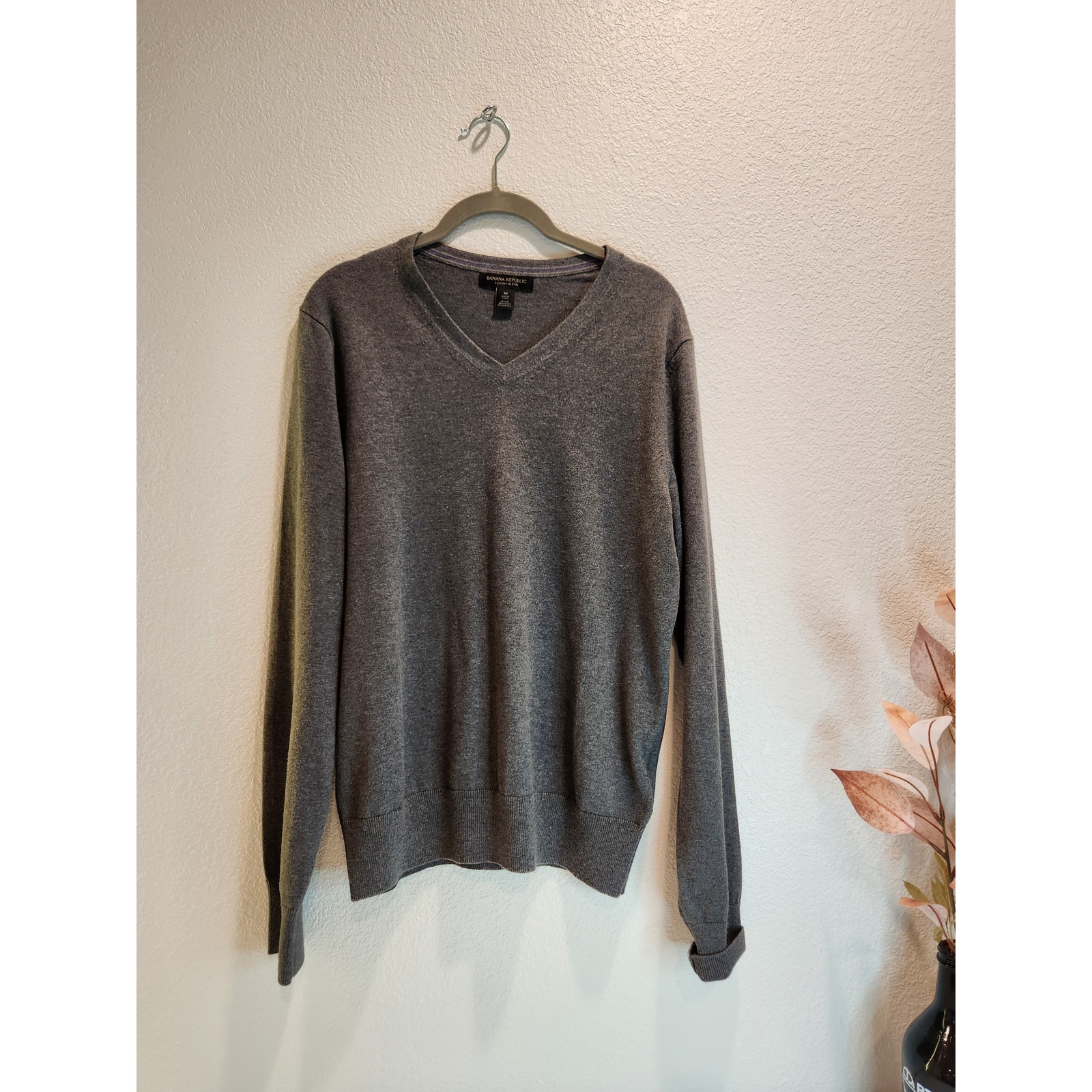 Banana Republic Luxury Blend Silk Cashmere V-Neck Sweater Gray Men’s M